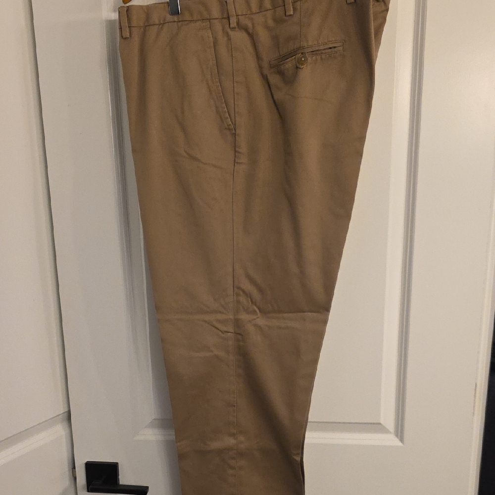 Jos. A. Bank Men's Chinos in Khaki Brown